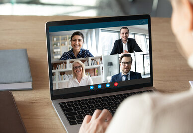Computer screen view diverse businesspeople negotiating distantly using videocall Visioconférence