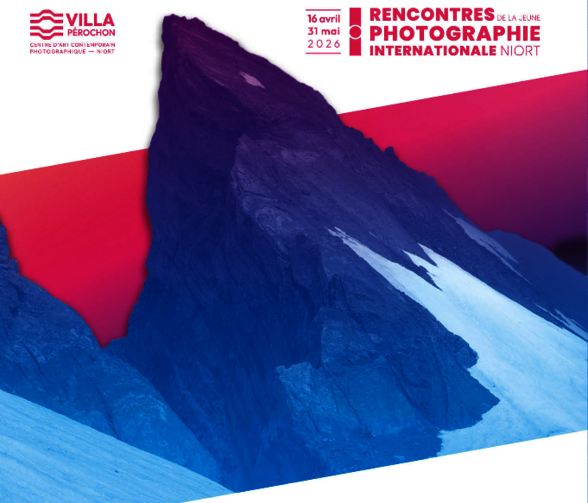 Affiche de l'exposition : sommet montagneux aux dégradés violet et rose, Villa Pérochon, du 16 avril au 31 mai 2026 - Agrandir l'image, fenêtre modale