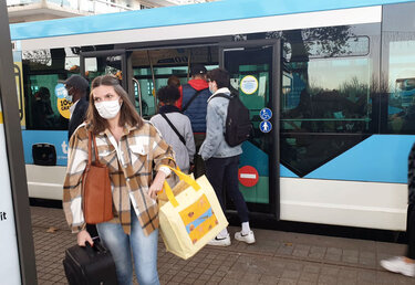Arrêt de bus aux Jardins de la Brèche