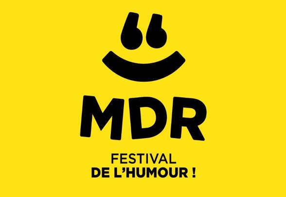 Logo MDR Festival de l'Humour – fond jaune, smiley formé de guillemets, lettres noires en majuscules - Agrandir l'image, fenêtre modale