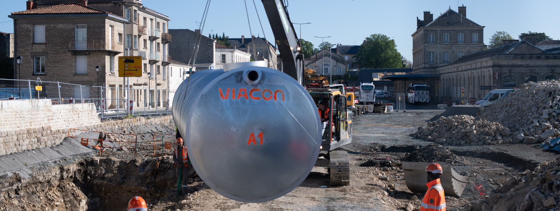 Installation d'un récupérateur d'eau à la gare de Niort