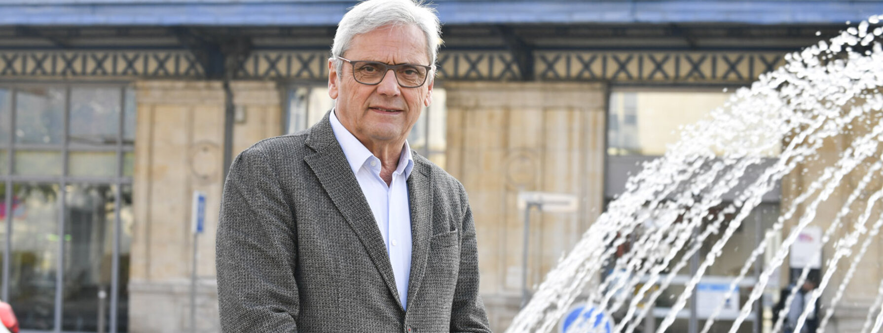 Portrait de Jacques Billy maire d'Aiffres et vice-président de la CAN en charge des travaux autour de la gare.