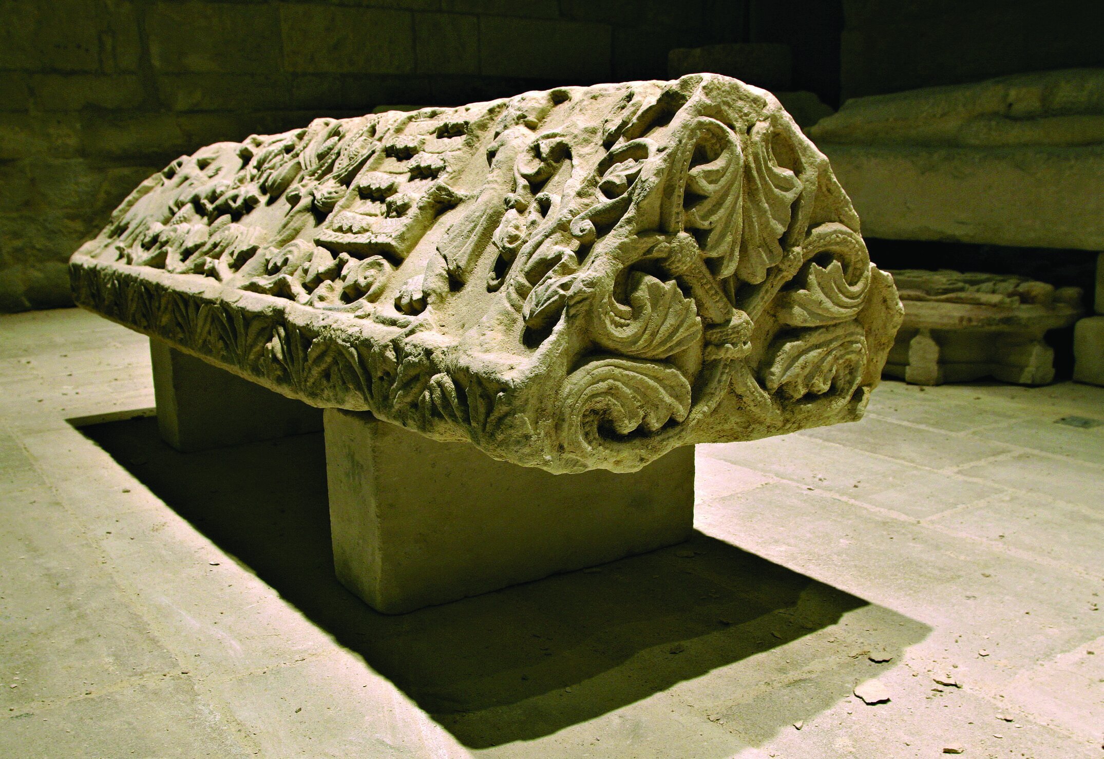 Musée du Donjon, pierre tombale de Javarzay