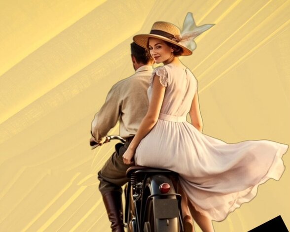 Affiche du spectacle : couple en tenues d'époque sur une moto, mise en scène Paco, à partir du 2 juillet, info sur le Baluchon.fr - Agrandir l'image, fenêtre modale