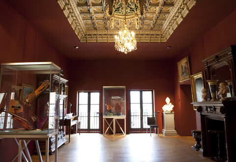 Musée Bernard d'Agesci, salon Auguste-Tolbecque