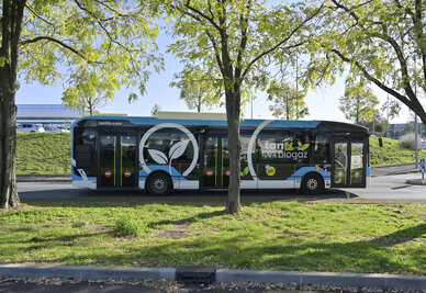 Autobus du réseau TAN portant le marquage « 100 % Biogaz »