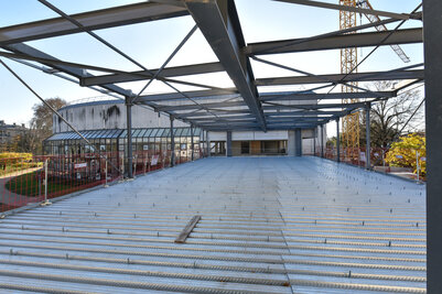 Le bâtiment pont en construction, décembre 2019 Le bâtiment pont en construction, décembre 2019