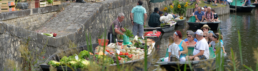 Marché sur l'eau du Vanneau-Irleau