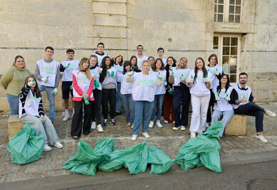 Opération World Clean Up Day par les élèves UCO