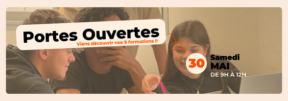 Trois étudiants en travail collaboratif devant un ordinateur, avec la mention de 9 formations en alternance disponibles - Agrandir l'image, fenêtre modale