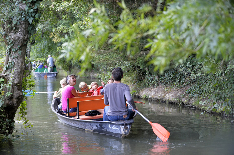 Promenade en barque dans le Marais Poitevin