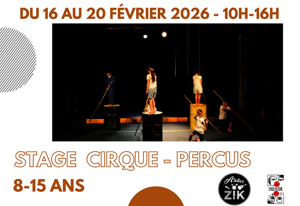 Stage du 16 au 20 février 2026, 10h-16h : enfants en équilibre sur des fûts, bâtons en main, lors d'une représentation cirque - Agrandir l'image, fenêtre modale