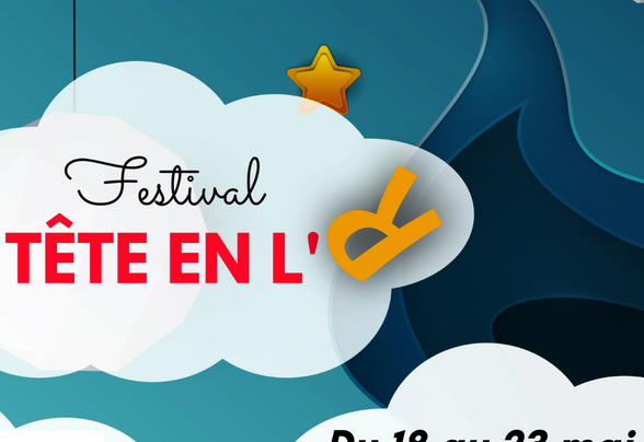 Affiche colorée avec fusée et étoiles en papier découpé, évoquant un univers ludique et enfantin pour le festival - Agrandir l'image, fenêtre modale